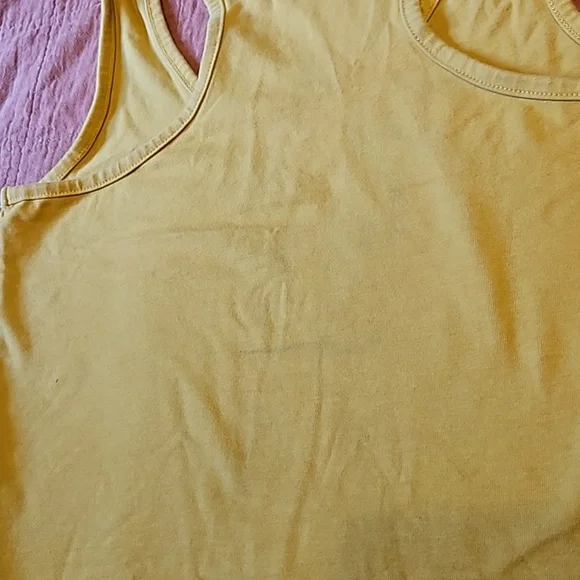 3 crop tops - Picture 9 of 11